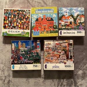 🧩 Set of 5 Puzzles
Nice Variety
300-1000 pieces
All in very good used condition